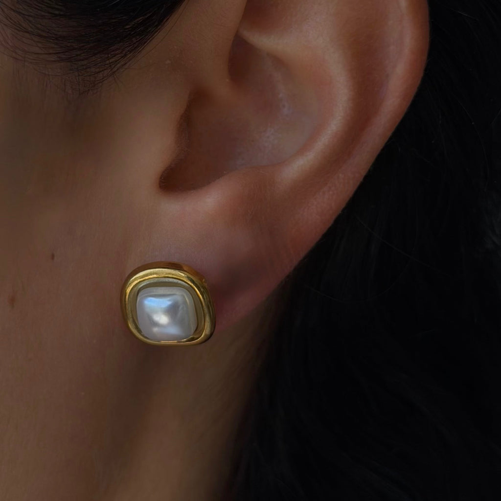 Daisy Dreams Pearl Earrings - EVRYJEWELS