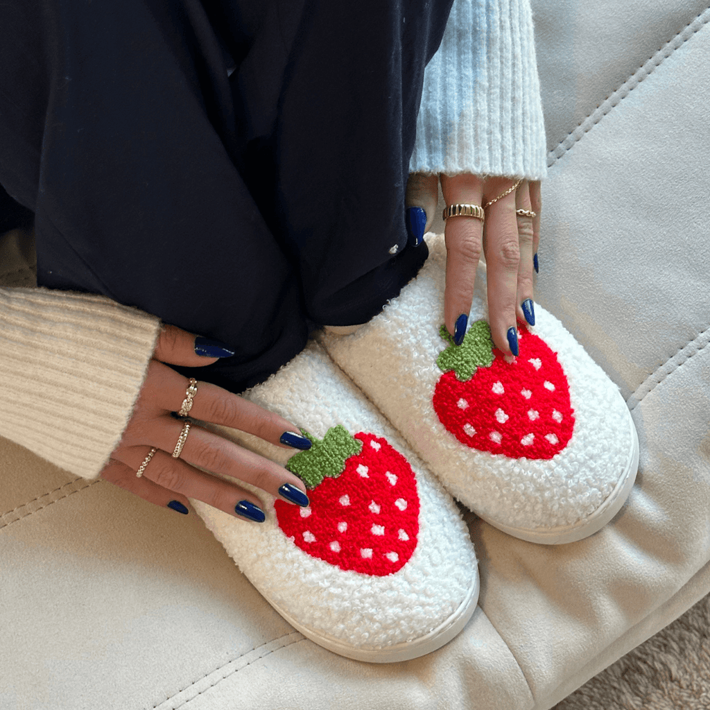 Strawberry Dreams Slippers - EVRYJEWELS