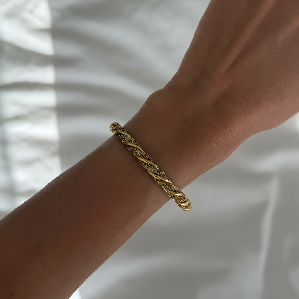 Twist & Turn Bangle - EVRYJEWELS